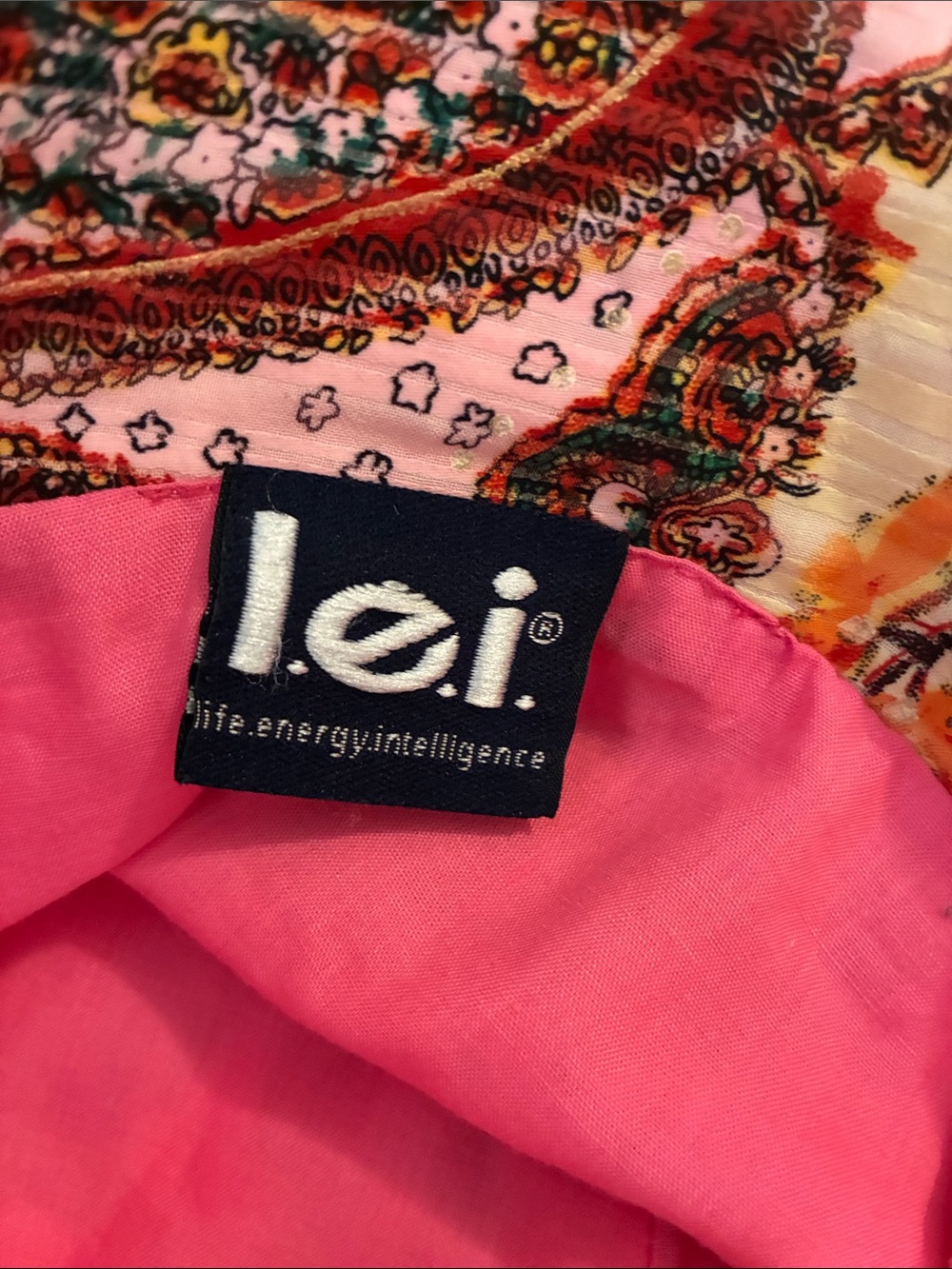 l.e.i. Pink Paisley Patchwork Bucket Hat - Picture 5 of 8
